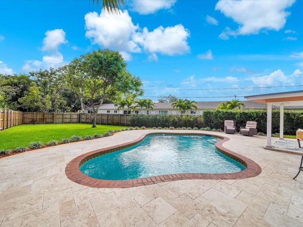 814 SE 14th Ct, Fort Lauderdale FL 33316