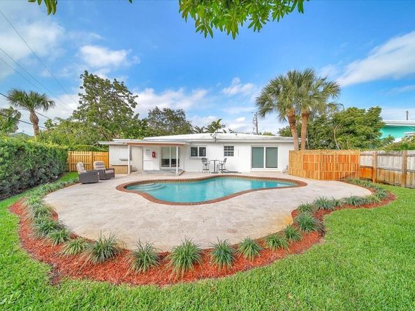 814 SE 14th Ct, Fort Lauderdale FL 33316