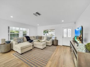 814 SE 14th Ct, Fort Lauderdale FL 33316