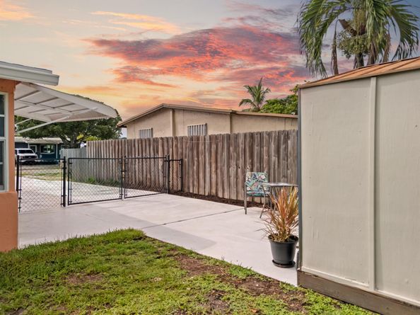 4200 NW 12th Avenue, Oakland Park FL 33309