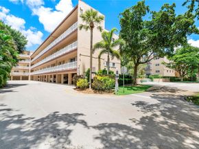 6751 Cypress Rd 204, Plantation FL 33317