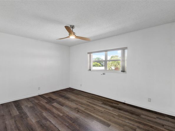 6751 Cypress Rd 204, Plantation FL 33317
