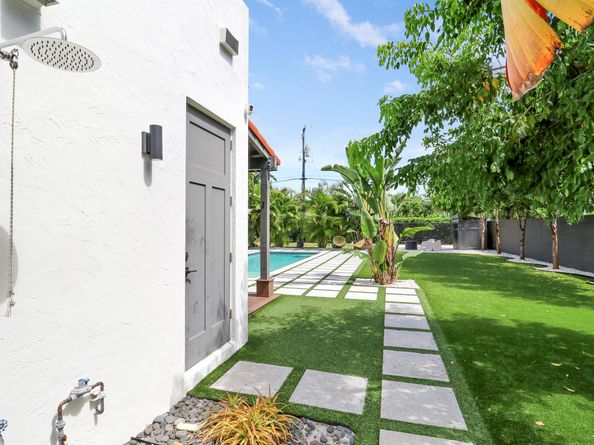 529 Biscayne Drive, West Palm Beach FL 33401