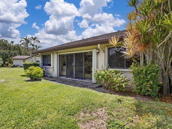 108 Village Walk Drive, Royal Palm Beach FL 33411