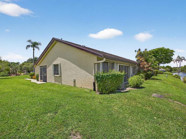108 Village Walk Drive, Royal Palm Beach FL 33411