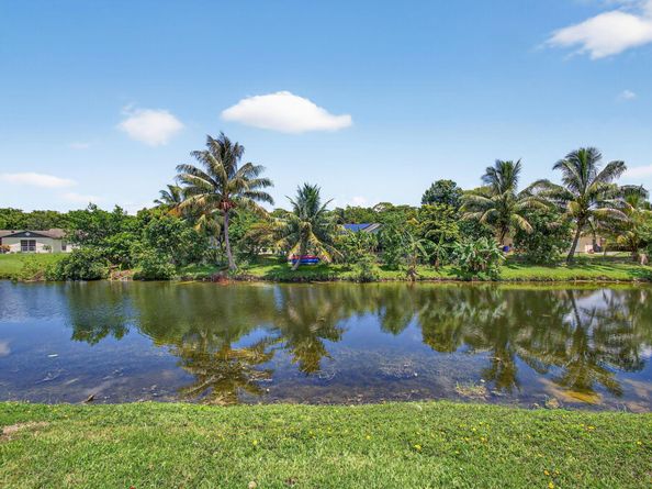 108 Village Walk Drive, Royal Palm Beach FL 33411