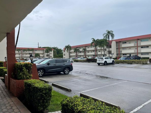 361 S Hollybrook Dr 103, Pembroke Pines FL 33025
