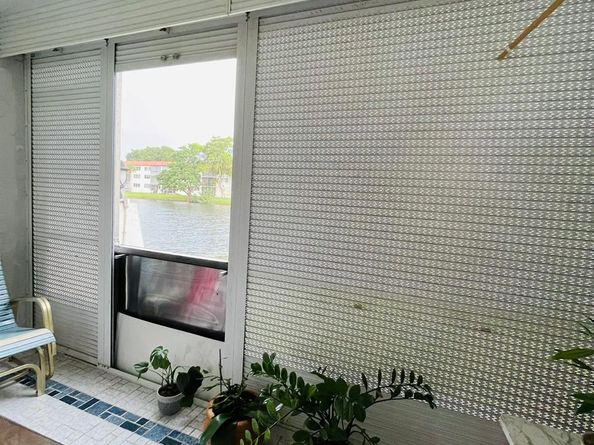 361 S Hollybrook Dr 103, Pembroke Pines FL 33025