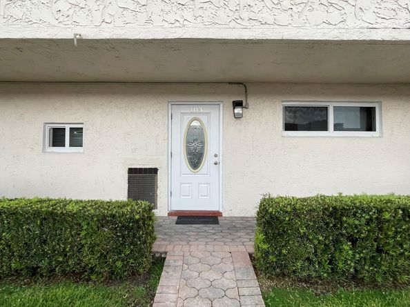 361 S Hollybrook Dr 103, Pembroke Pines FL 33025