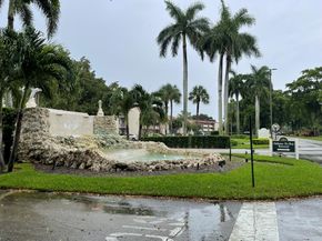 361 S Hollybrook Dr 103, Pembroke Pines FL 33025