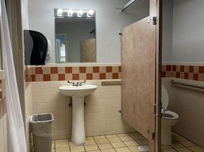 361 S Hollybrook Dr 103, Pembroke Pines FL 33025