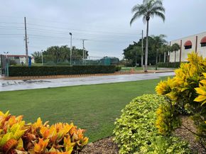 361 S Hollybrook Dr 103, Pembroke Pines FL 33025