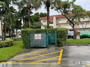 361 S Hollybrook Dr 103, Pembroke Pines FL 33025