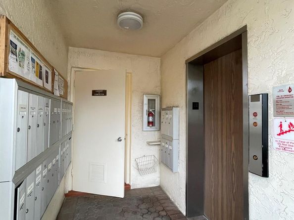 361 S Hollybrook Dr 103, Pembroke Pines FL 33025