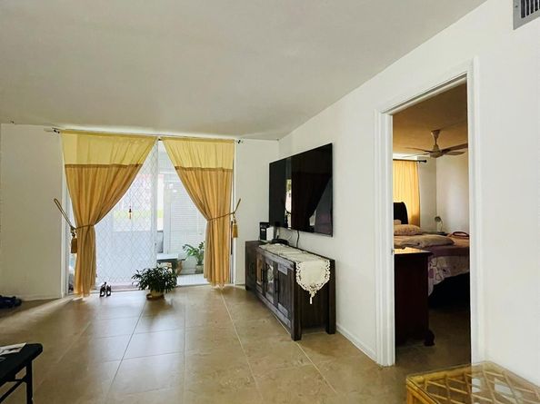 361 S Hollybrook Dr 103, Pembroke Pines FL 33025