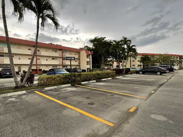 361 S Hollybrook Dr 103, Pembroke Pines FL 33025