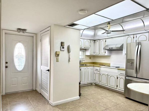 361 S Hollybrook Dr 103, Pembroke Pines FL 33025