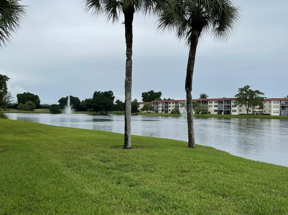 361 S Hollybrook Dr 103, Pembroke Pines FL 33025