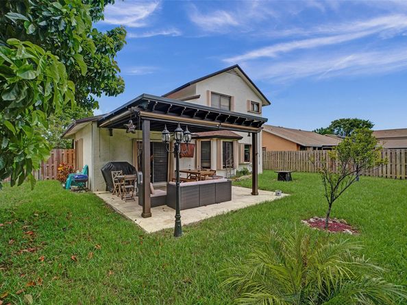 3253 NW 104 Ave, Sunrise FL 33351