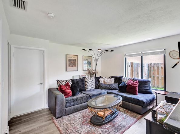 3253 NW 104 Ave, Sunrise FL 33351