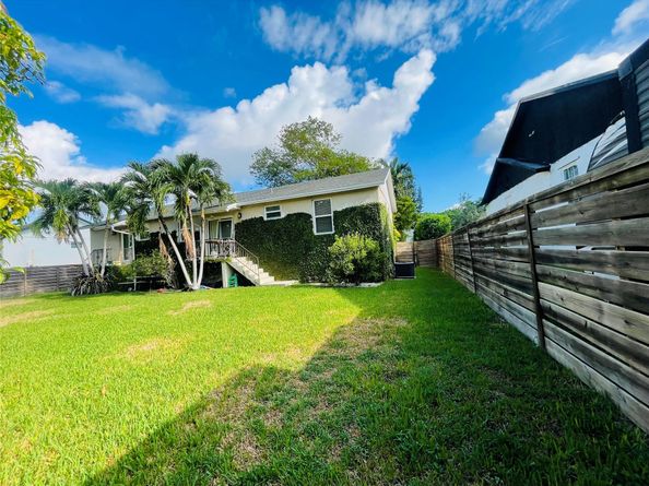 9760 SW 211th St, Cutler Bay FL 33189