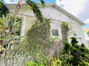 9760 SW 211th St, Cutler Bay FL 33189