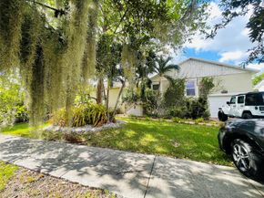 9760 SW 211th St, Cutler Bay FL 33189