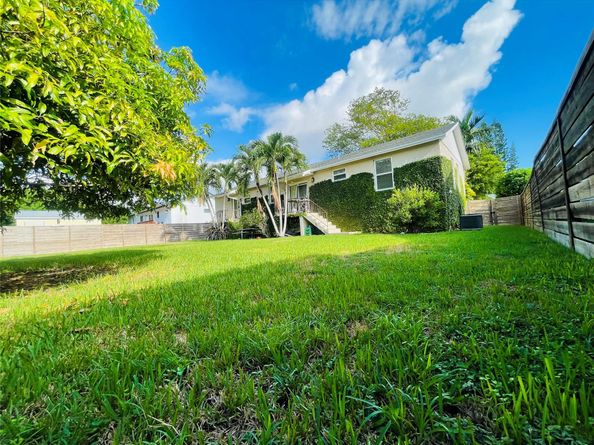 9760 SW 211th St, Cutler Bay FL 33189