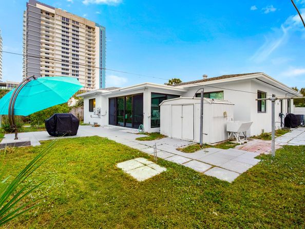 121 Bayberry Drive, Lake Park FL 33403