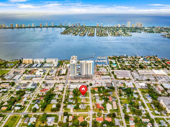 121 Bayberry Drive, Lake Park FL 33403