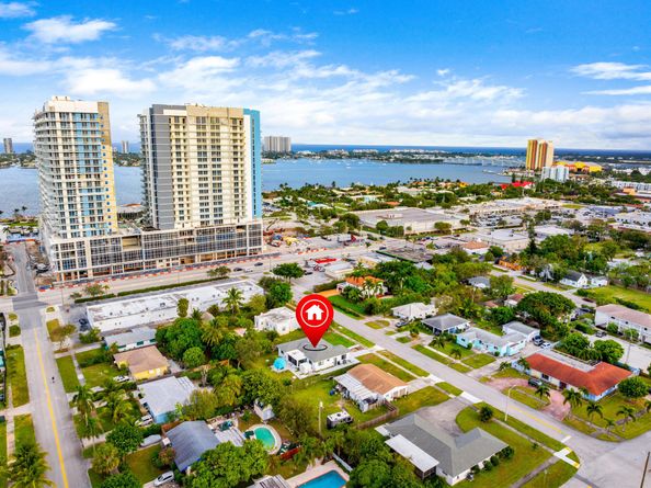121 Bayberry Drive, Lake Park FL 33403