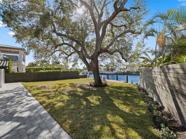 2440 NE 25th Pl, Fort Lauderdale FL 33305