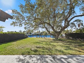 2440 NE 25th Pl, Fort Lauderdale FL 33305