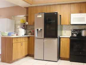 8261 NW 66th Ter, Tamarac FL 33321