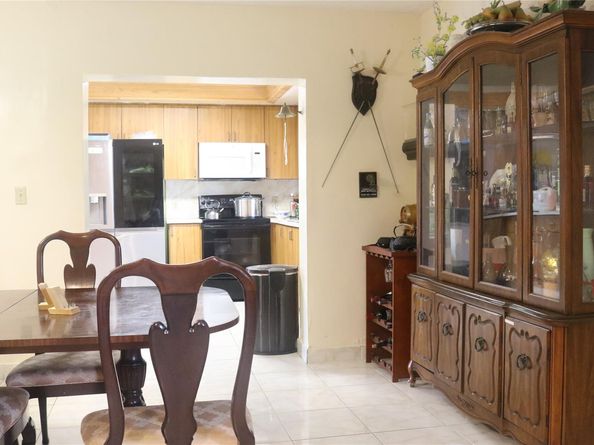 8261 NW 66th Ter, Tamarac FL 33321