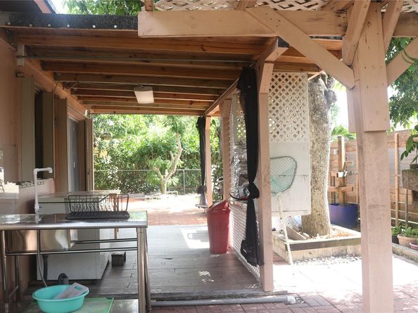 8261 NW 66th Ter, Tamarac FL 33321