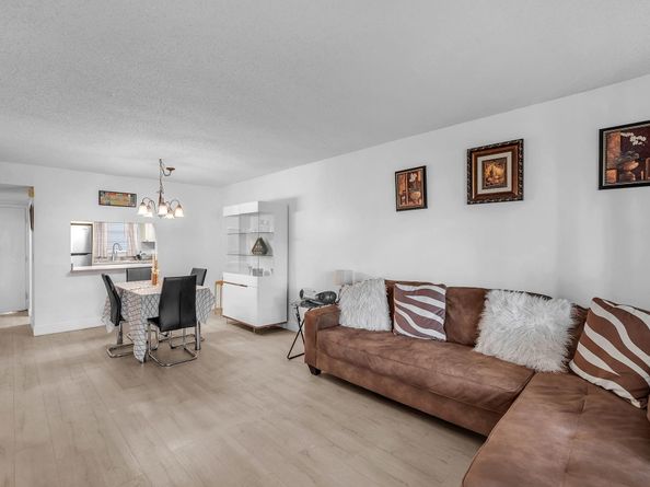 12025 W Greenway Drive 104, Royal Palm Beach FL 33411
