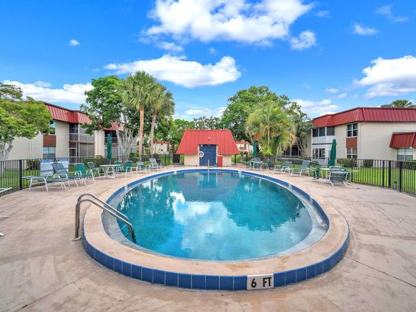 12025 W Greenway Drive 104, Royal Palm Beach FL 33411