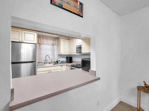 12025 W Greenway Drive 104, Royal Palm Beach FL 33411