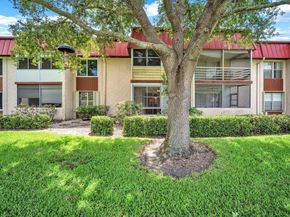12025 W Greenway Drive 104, Royal Palm Beach FL 33411