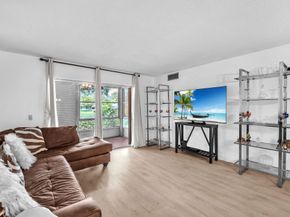 12025 W Greenway Drive 104, Royal Palm Beach FL 33411