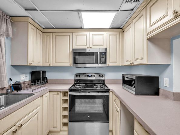 12025 W Greenway Drive 104, Royal Palm Beach FL 33411