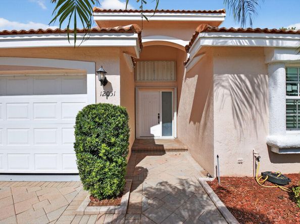 12051 Aprilia Drive, Boynton Beach FL 33437