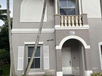 4921 SW 140th Ter