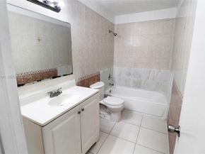 5975 NW 25th Court 213, Sunrise FL 33313