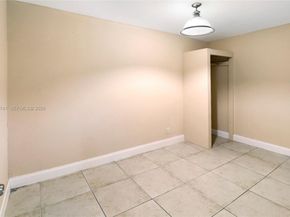 5975 NW 25th Court 213, Sunrise FL 33313
