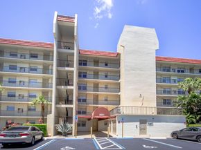 3951 Via Poinciana 214, Lake Worth FL 33467