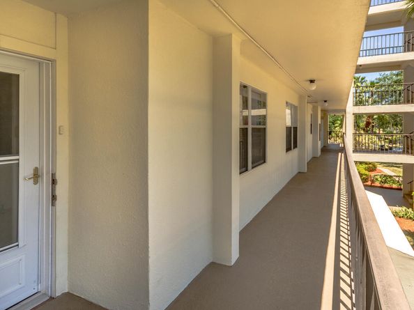 3951 Via Poinciana 214, Lake Worth FL 33467