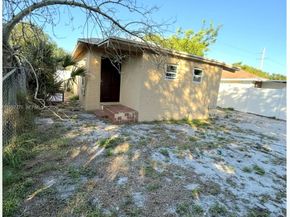 338 SW 1st Terrace, Deerfield Beach FL 33441