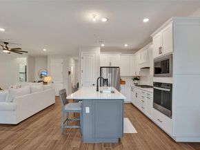 4422 S Silverwood Lane, Oakland Park FL 33309